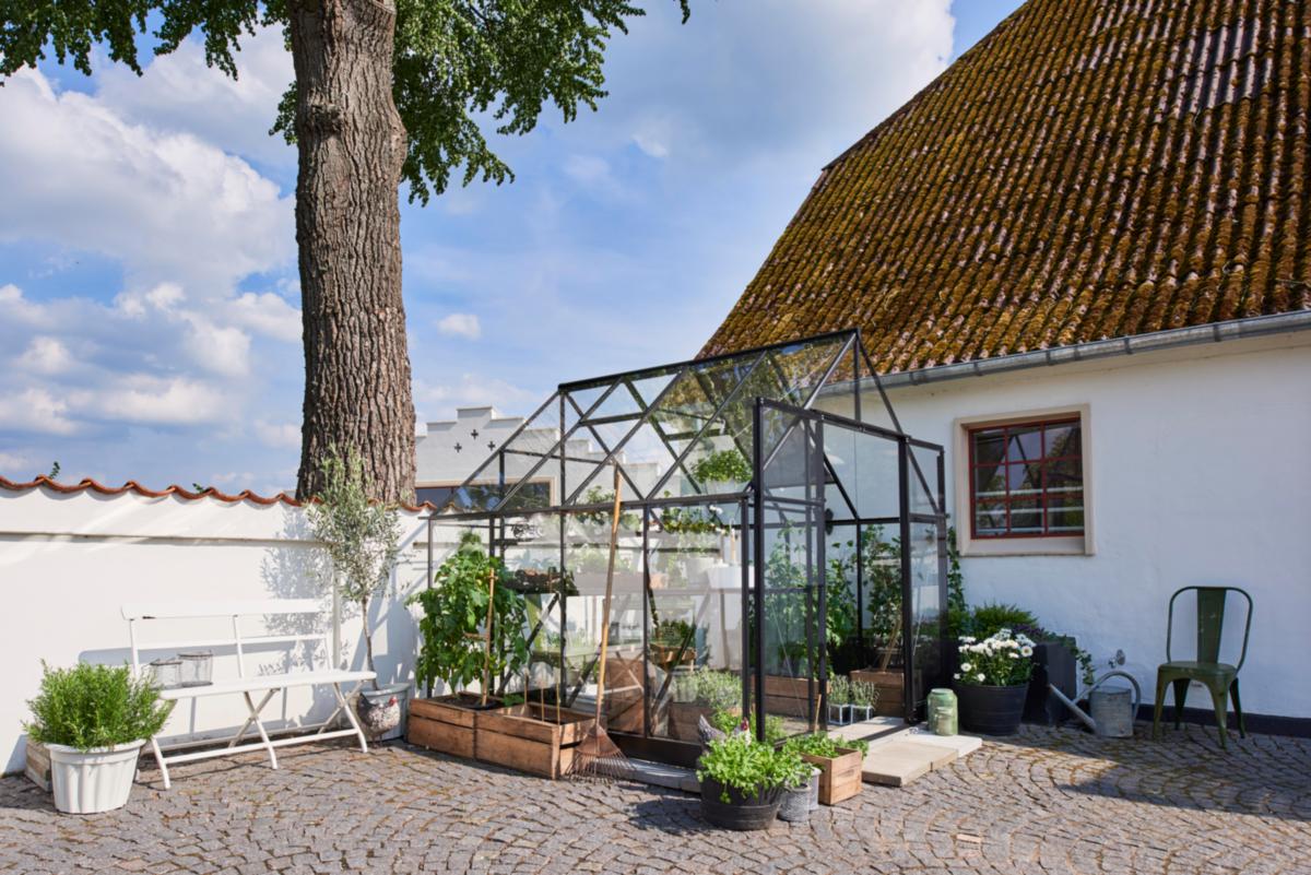 Växthus, Qube+ 88, 6.6 m² - VÄXTHUS QUBE+ 88 6,6 M² SVART HALLS