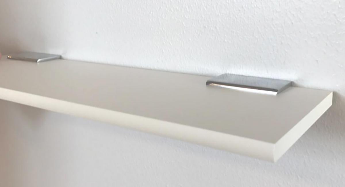 Badrumshylla kompaktlaminat - HYLLA 300X130X10 MM VIT KANT KOMPAKTLAMINAT TVÅ KLÄMFÄSTE